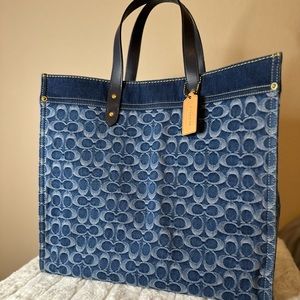 New Coach Field Tote 40 Signature Denim B4/Indigo Midnight Navy Dust Bag NWT